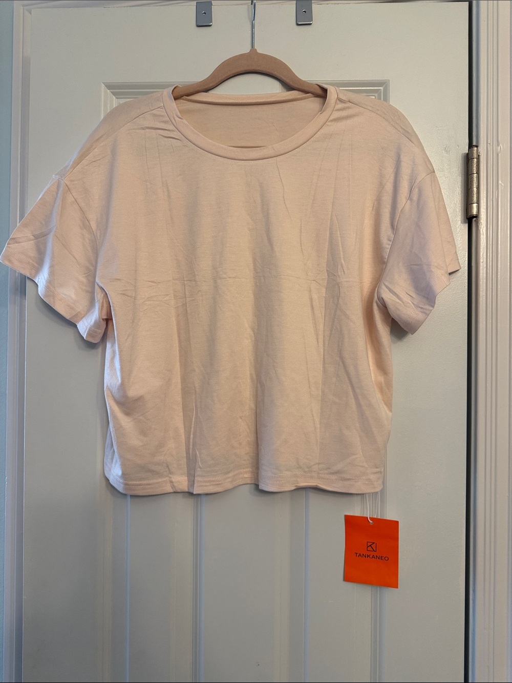 Tankaneo Women's Short Sleeve Crewneck Top — Peach
